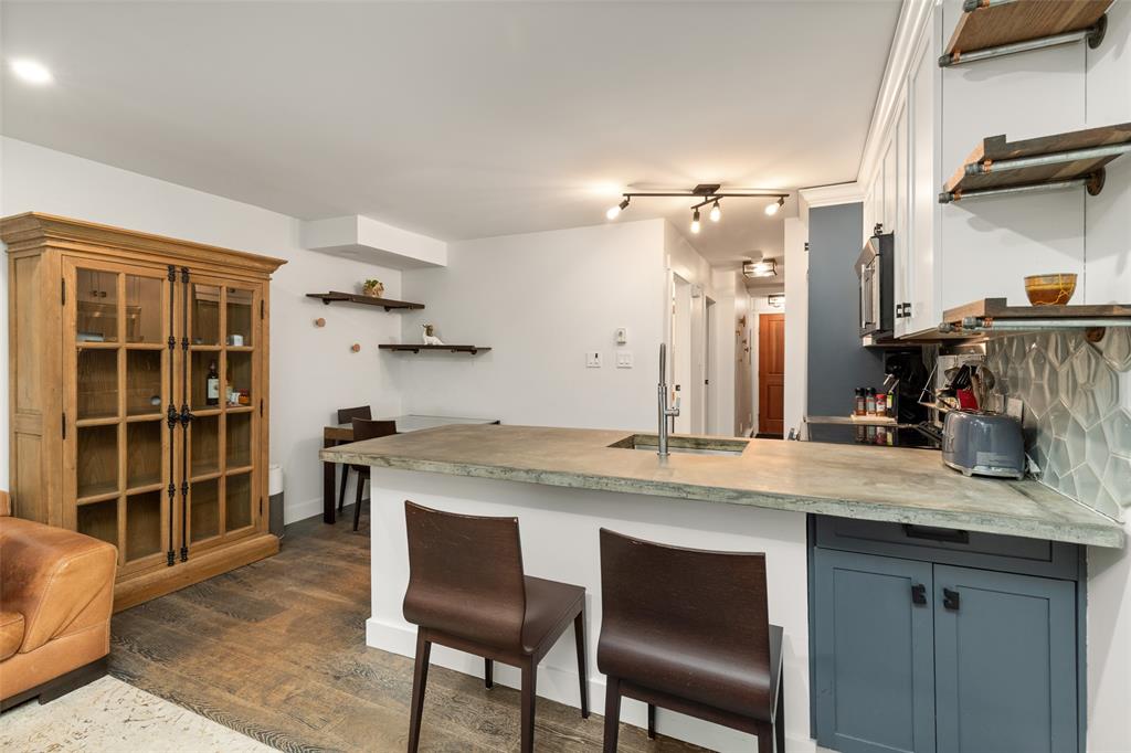 #113 – 3070 Hillcrest Drive