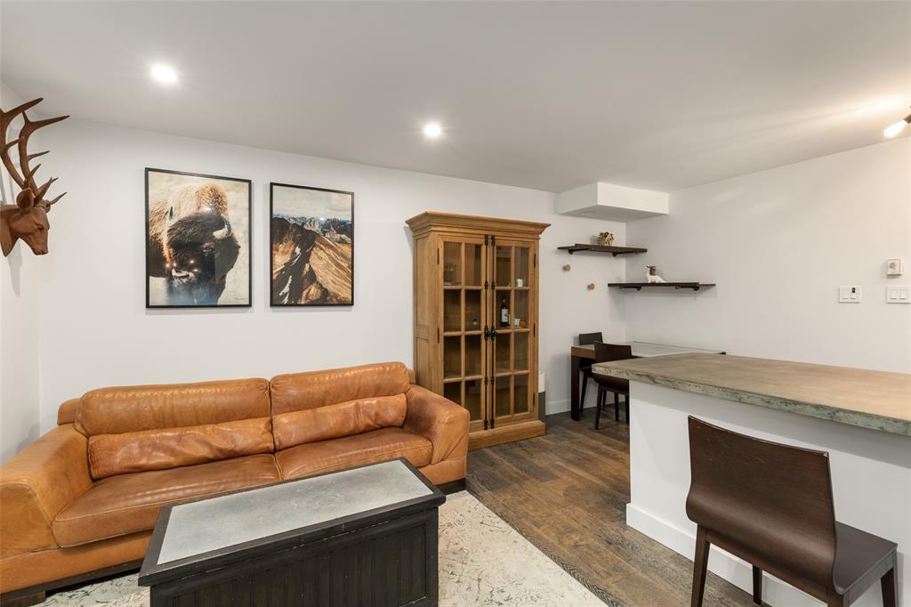 #113 – 3070 Hillcrest Drive