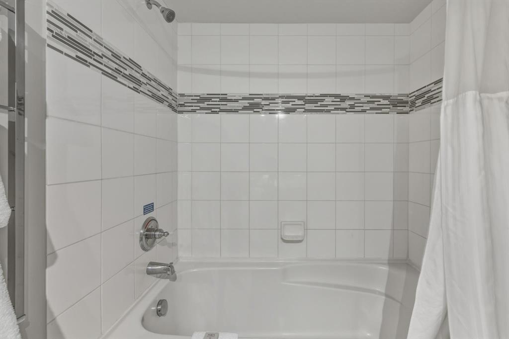 #413 – 4899 Painted Cliff Road