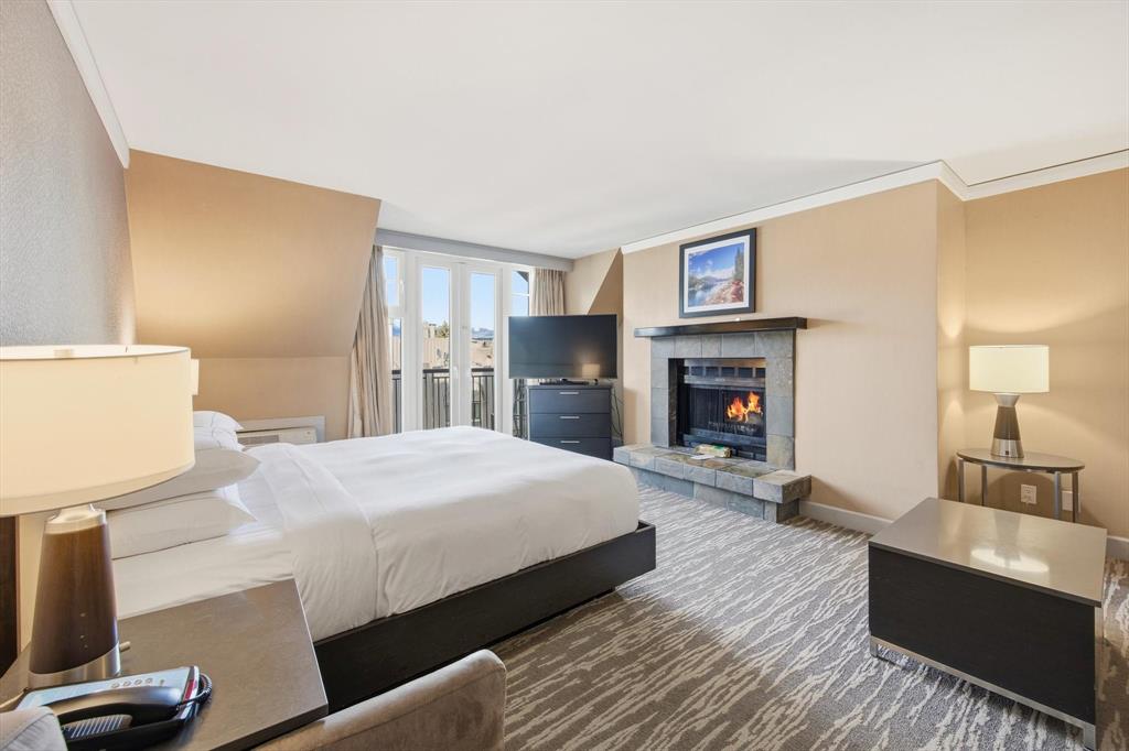 #709/711 – 4050 Whistler Way