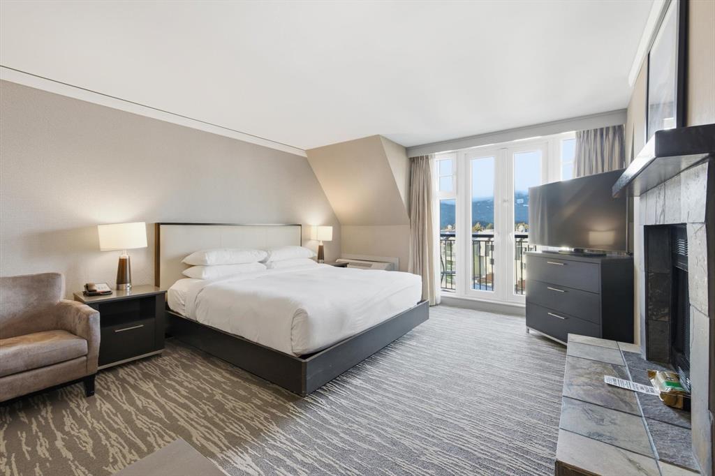 #709/711 – 4050 Whistler Way