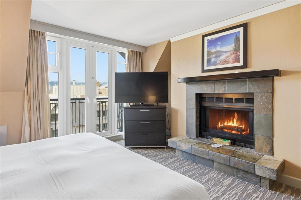 #709/711 – 4050 Whistler Way