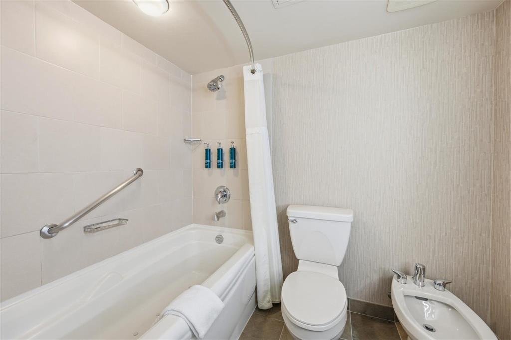 #709/711 – 4050 Whistler Way