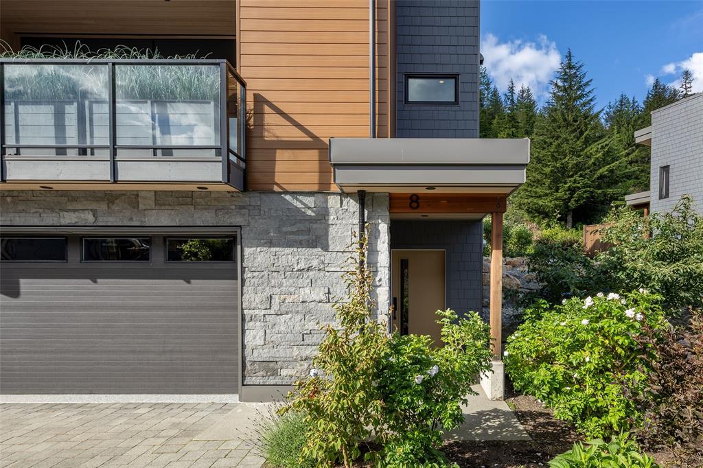 #8 – 1350 Cloudburst Drive