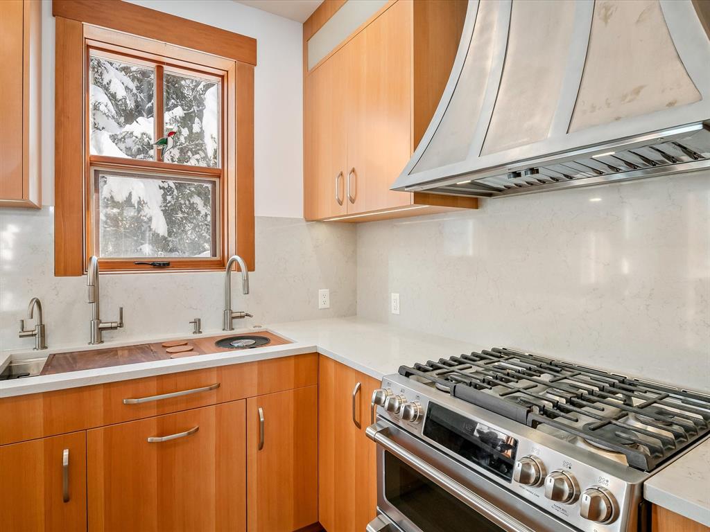 #23 – 2324 Taluswood Place