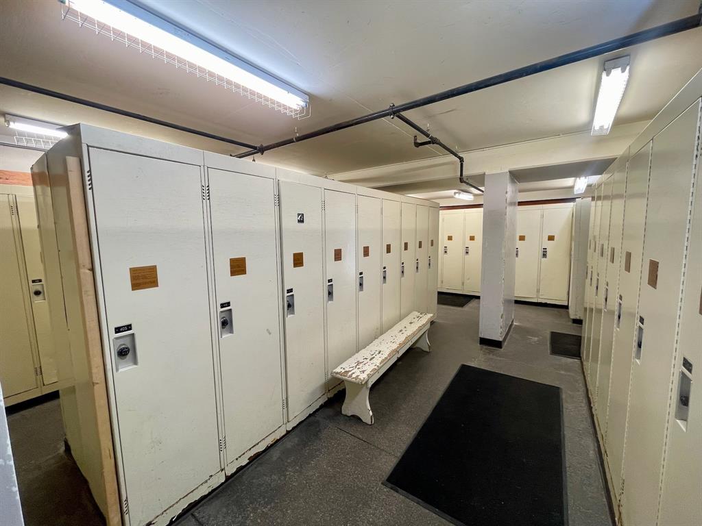 #220 – 4910 Spearhead Place