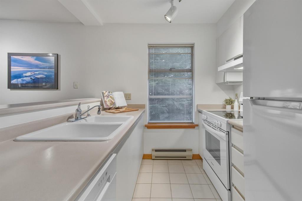 #1102 – 3050 Hillcrest Drive