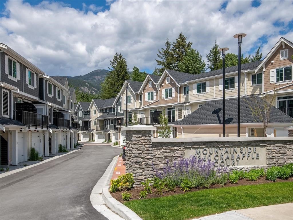 #11 – 7360 Crabapple Court