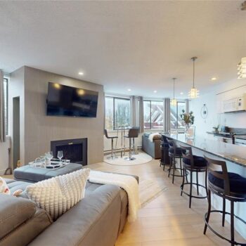 #301 – 4111 Golfers Approach