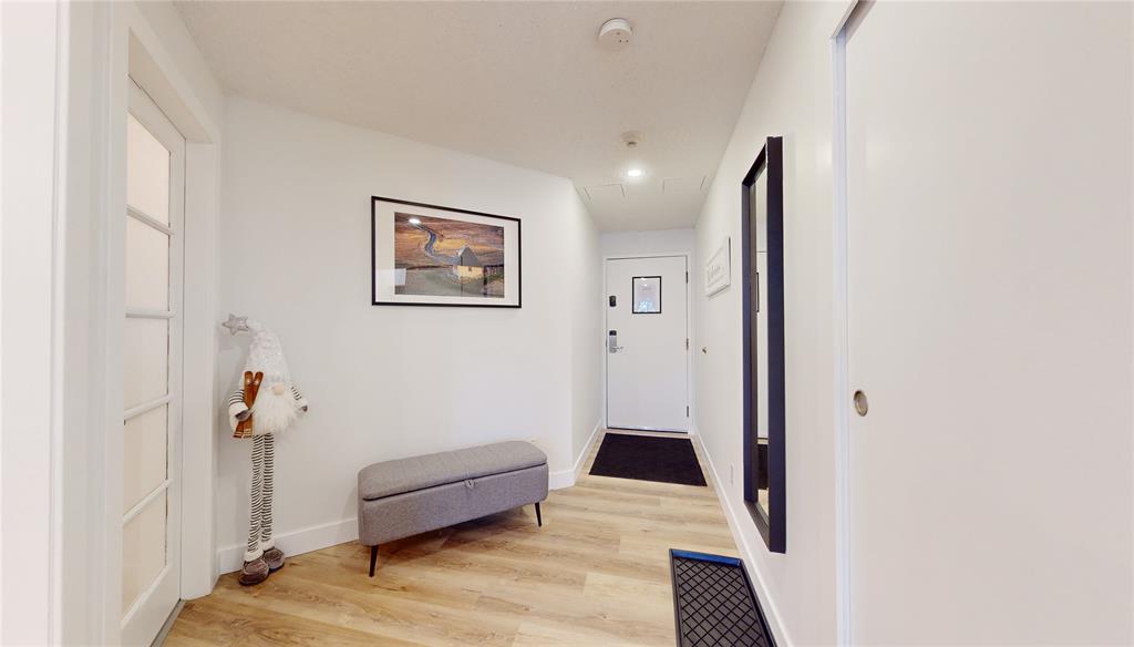 #301 – 4111 Golfers Approach