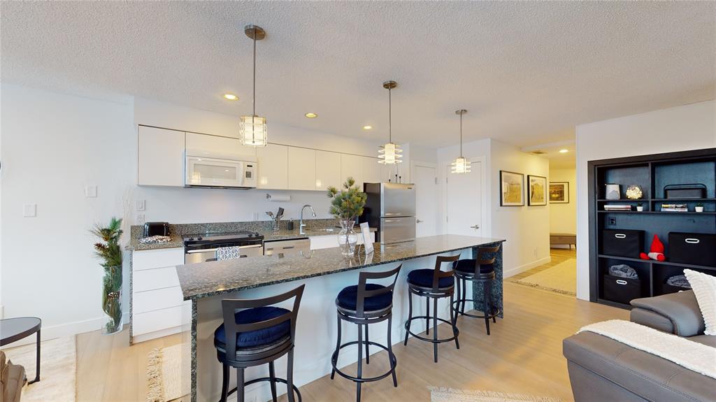 #301 – 4111 Golfers Approach