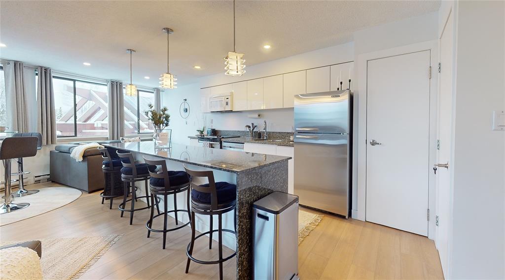 #301 – 4111 Golfers Approach