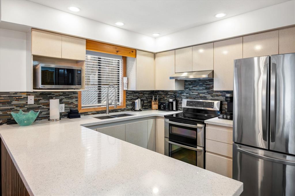 #204 – 4821 Spearhead Drive