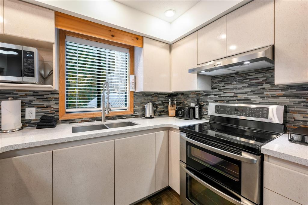 #204 – 4821 Spearhead Drive