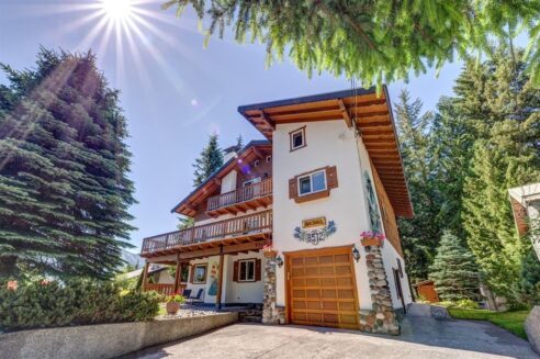 8512 Drifter Way, Haus Dorle, for Marie O'Connor real estate.