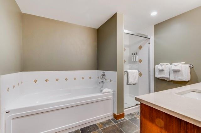 #206 G3 – 4653 Blackcomb Way