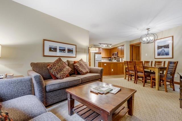 #206 G3 – 4653 Blackcomb Way