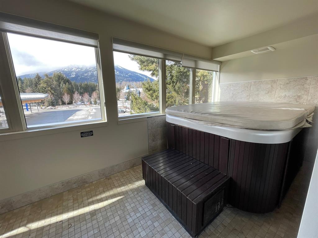 #203 – 4321 Village Gate Boulevard