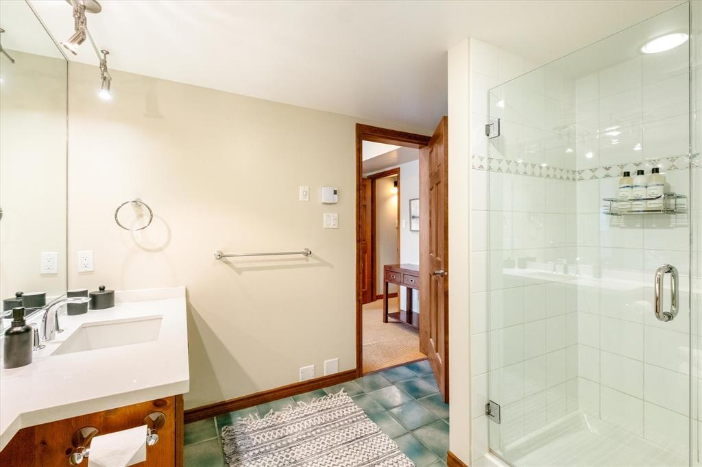 #13 – 4644 Blackcomb Way