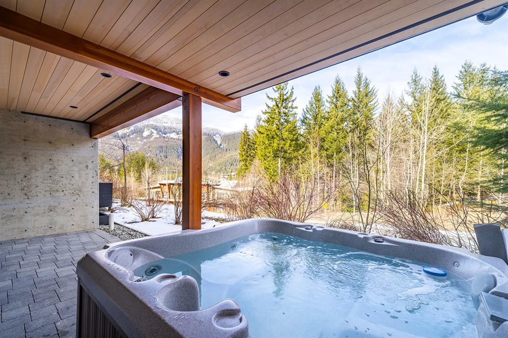 #21 – 1350 Cloudburst Drive