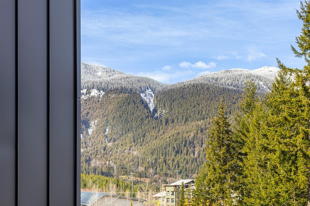 #21 – 1350 Cloudburst Drive