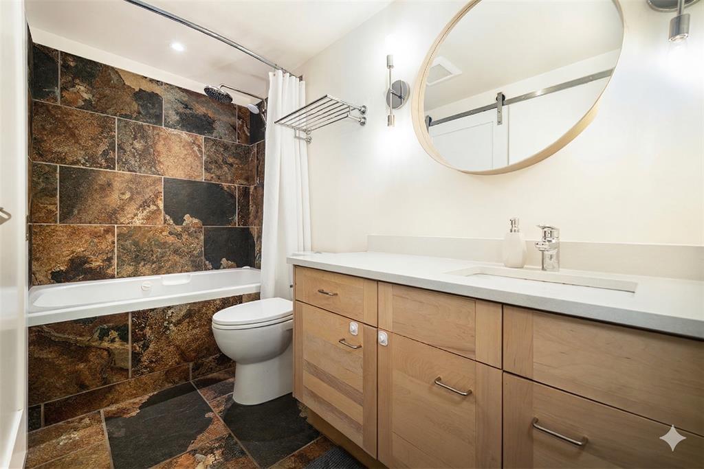 3114 St. Moritz Crescent