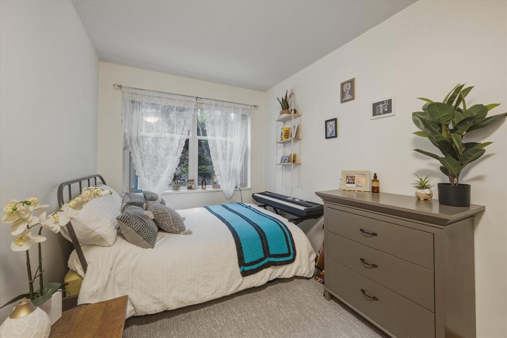 #201 – 3300 Ptarmigan Place