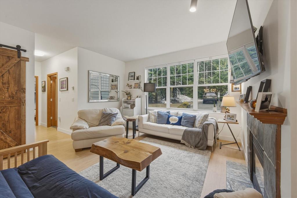 #201 – 3300 Ptarmigan Place