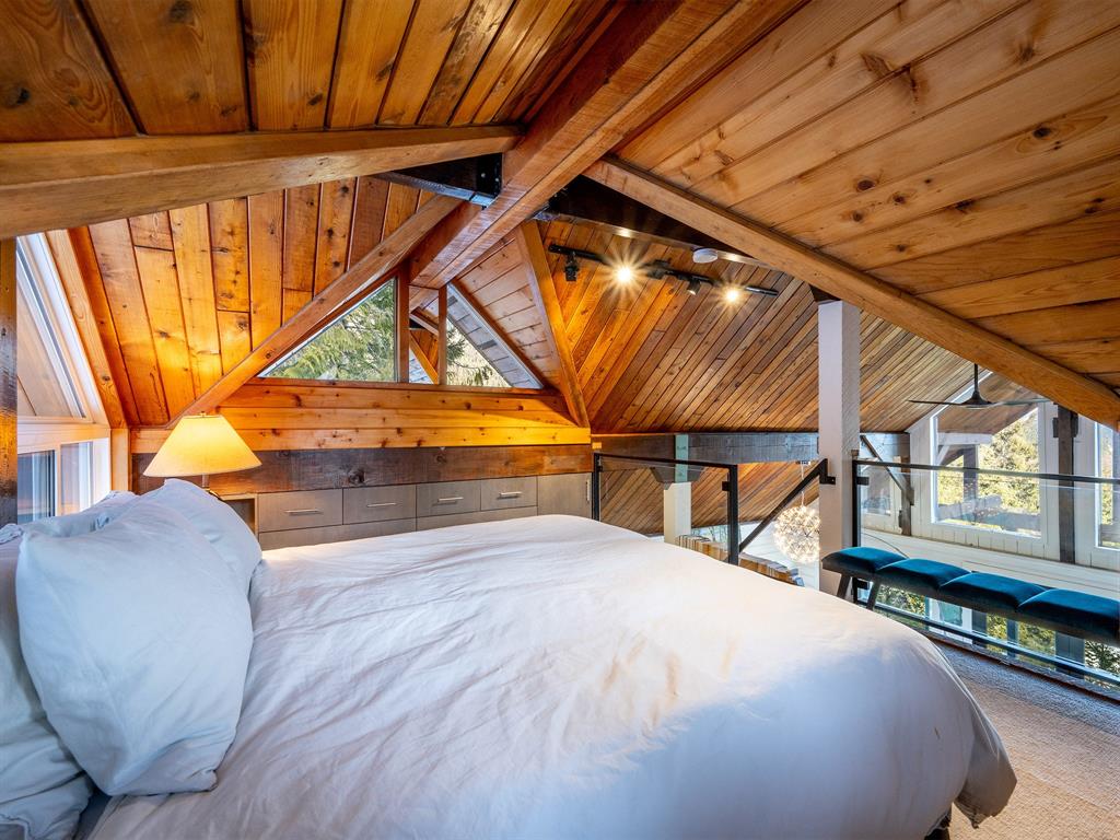 8706 Wedgeview Place