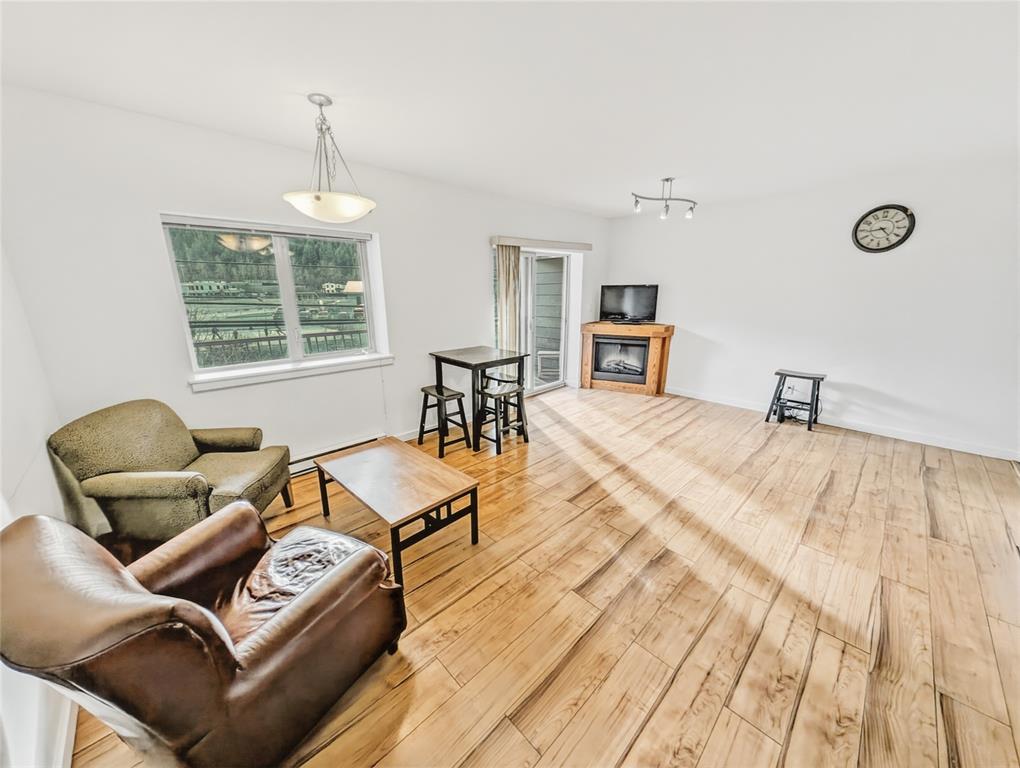 #208 – 1411 Portage Road