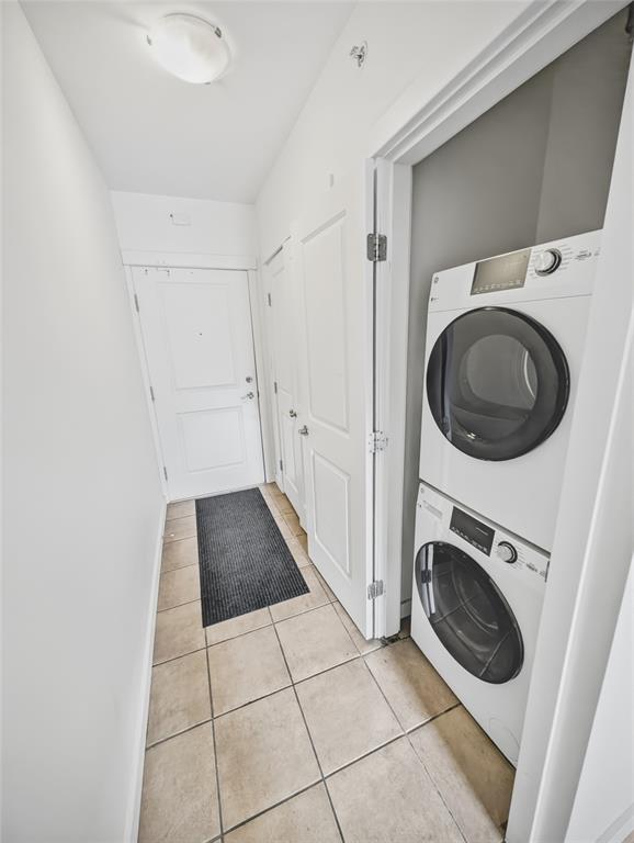 #208 – 1411 Portage Road