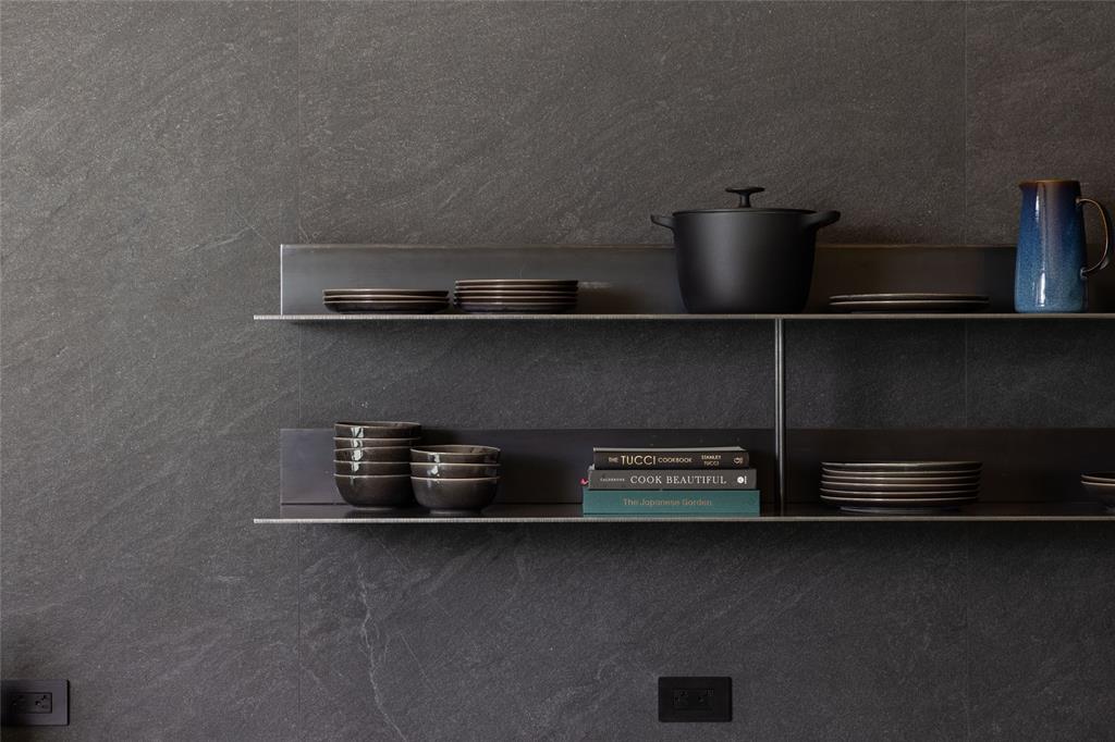 7501 Ambassador Crescent