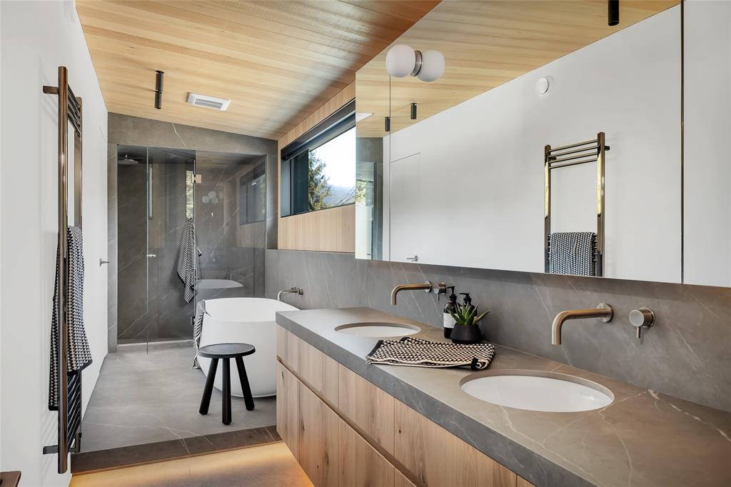 7501 Ambassador Crescent