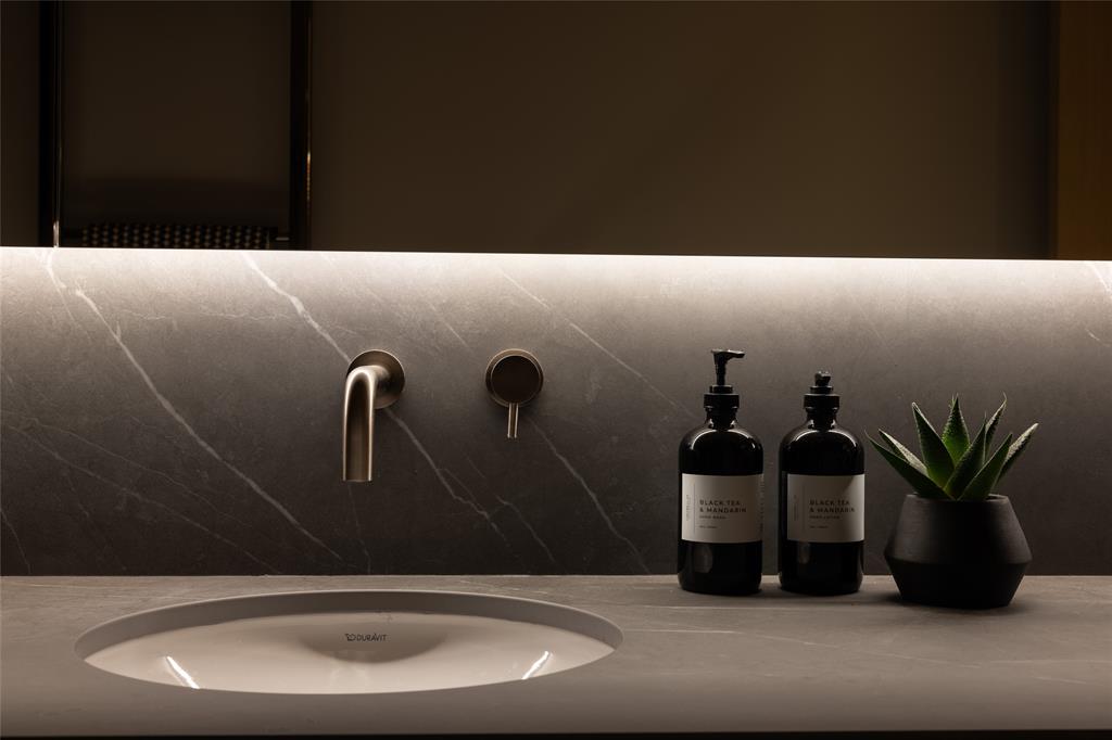 7501 Ambassador Crescent