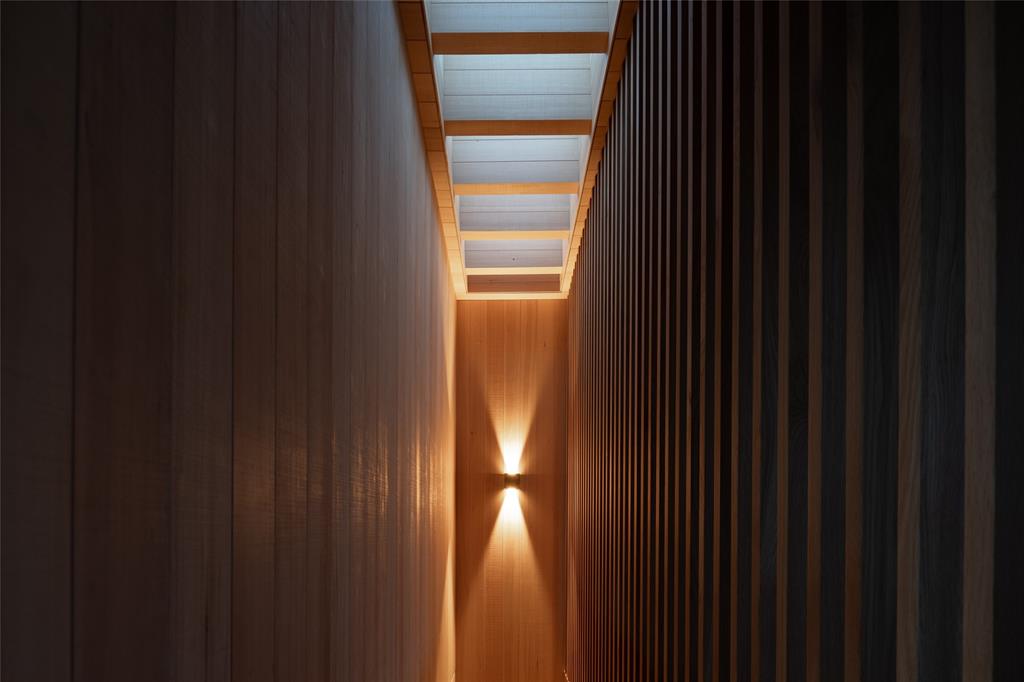 7501 Ambassador Crescent