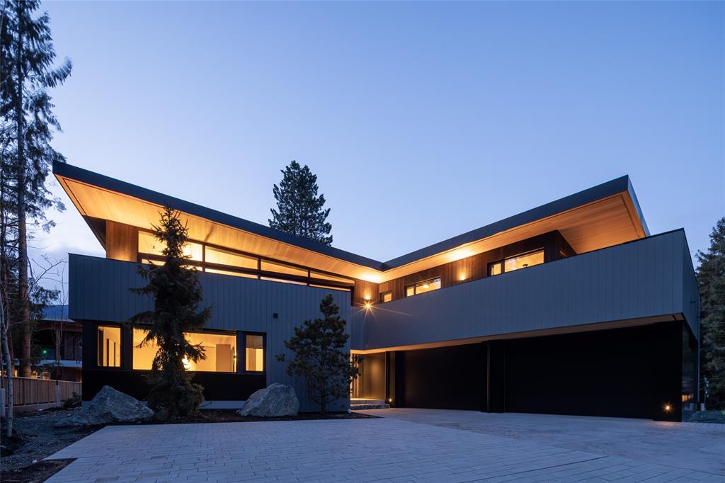 7501 Ambassador Crescent