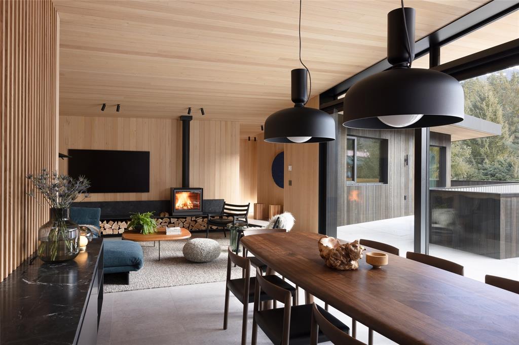 7501 Ambassador Crescent