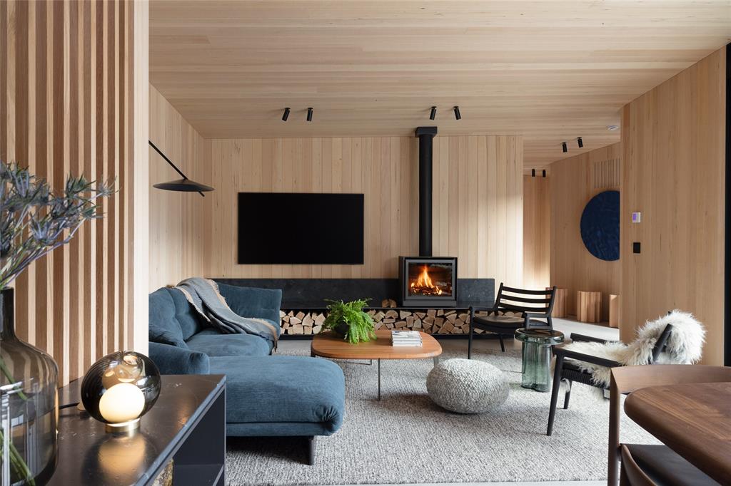 7501 Ambassador Crescent