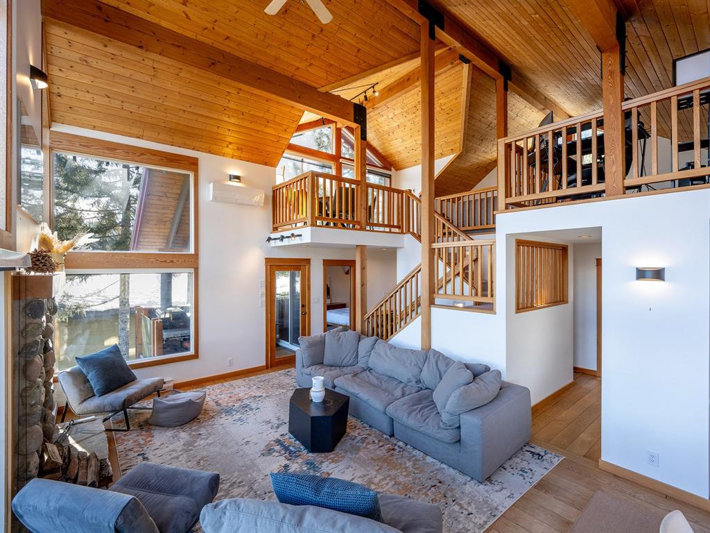 8373 Mountain View Drive