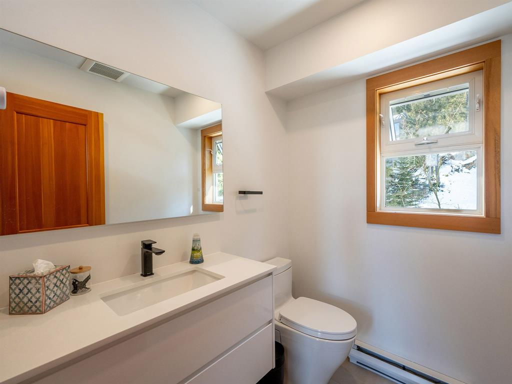 8373 Mountain View Drive