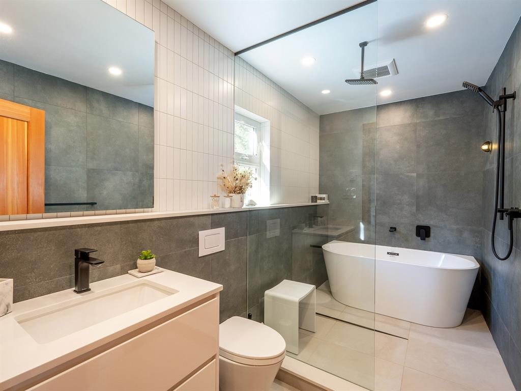 8373 Mountain View Drive