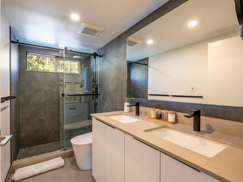 8373 Mountain View Drive