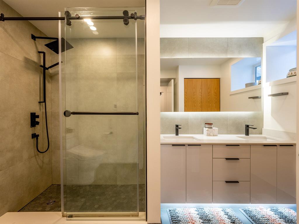 8373 Mountain View Drive