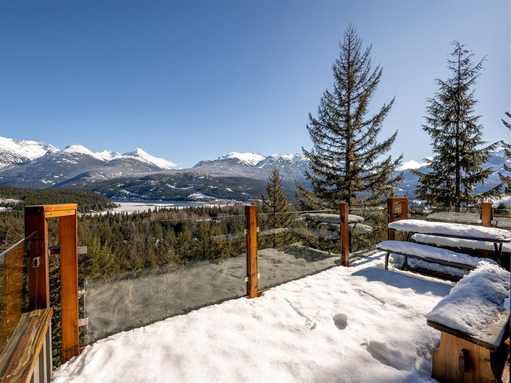 8373 Mountain View Drive