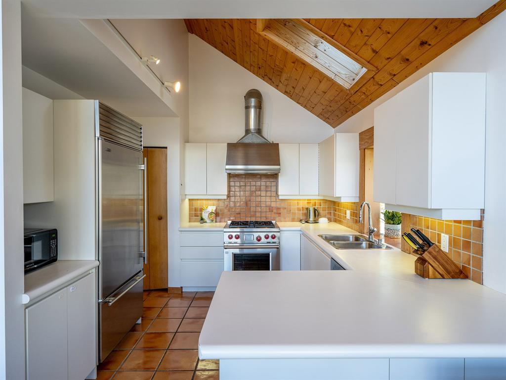 8373 Mountain View Drive