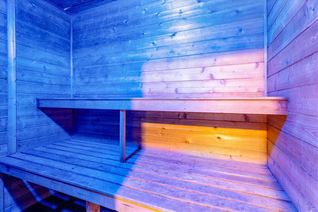 #17 – 1470 Laurel Street