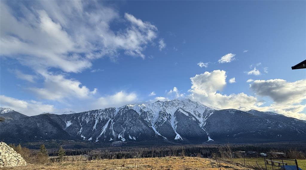 1508 White Cap Crescent