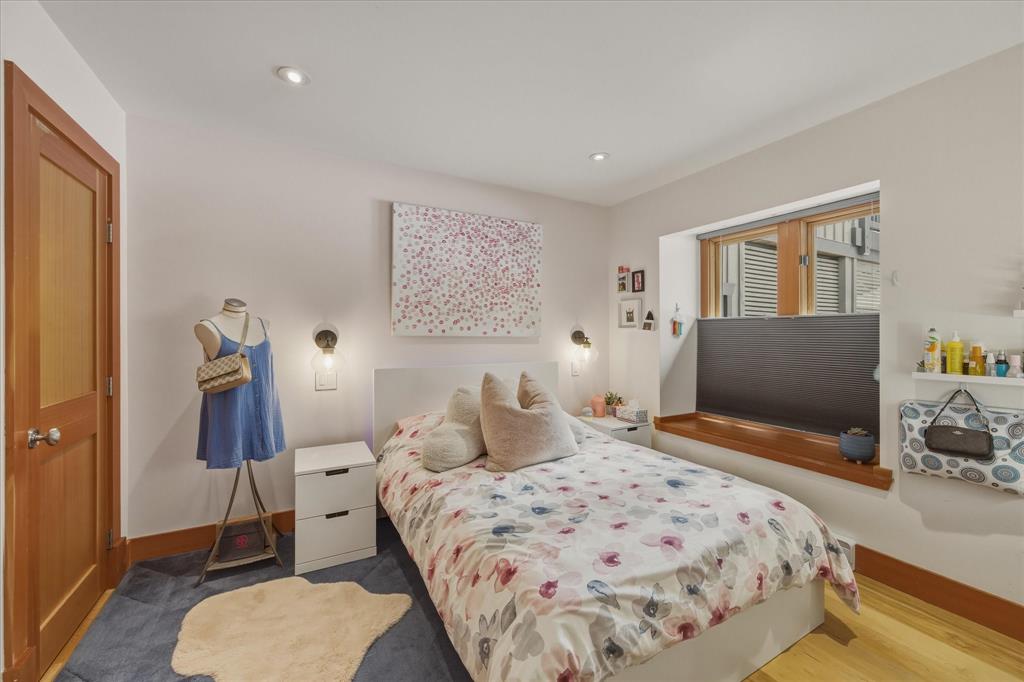 6725 Crabapple Drive