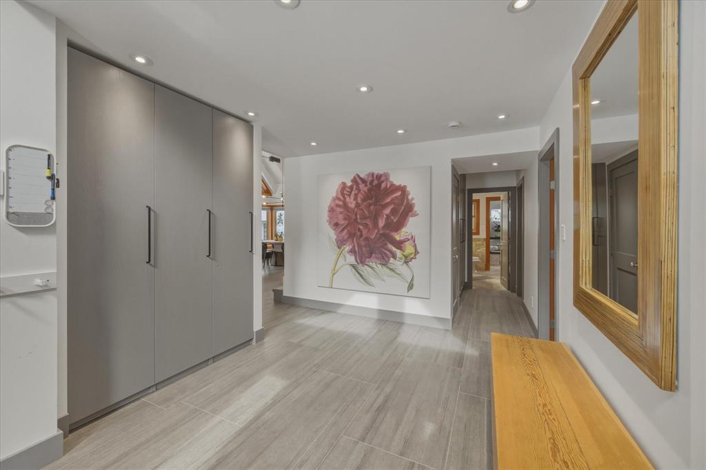 6725 Crabapple Drive