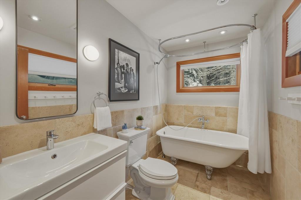 6725 Crabapple Drive